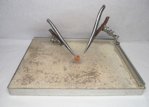Löthilfe mit haltezangen und - löthilfe,