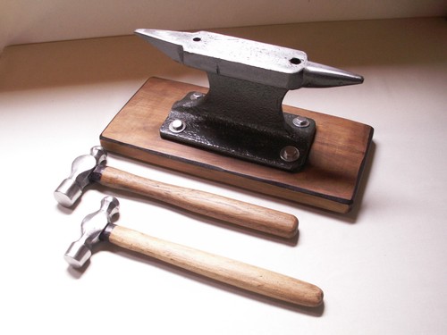 Alter amboss aus - amboss,